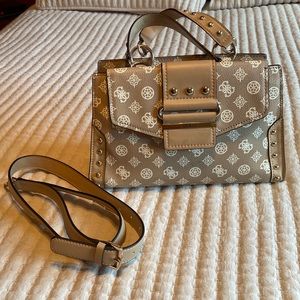 Logo Guess Satchel